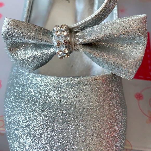 BNIB Silver Princess High Heels Shoes - Picture 4 of 6